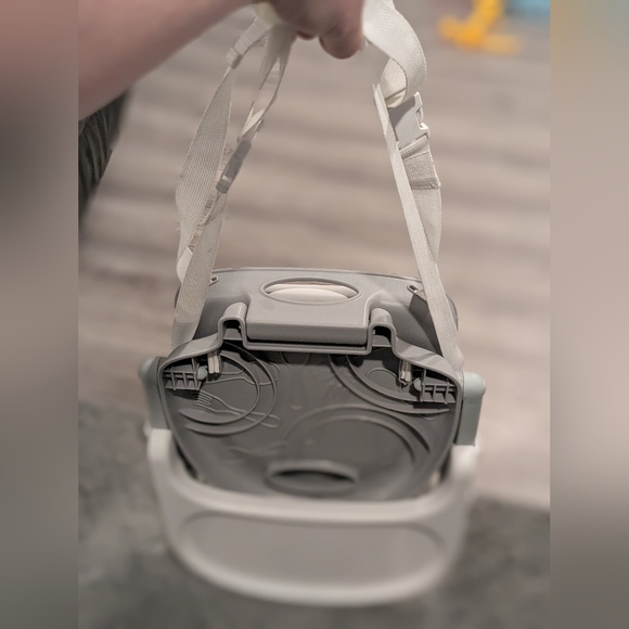 Chicco Portable Booster Seat - Picture 3 of 7